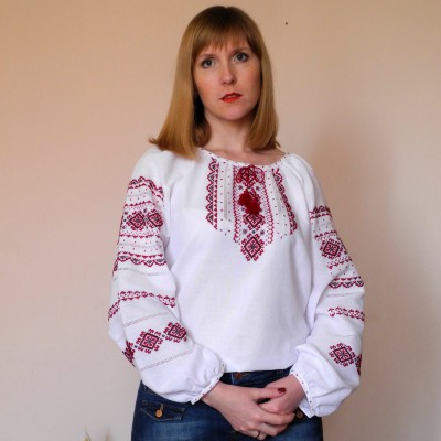 Embroidered blouse "Martha"